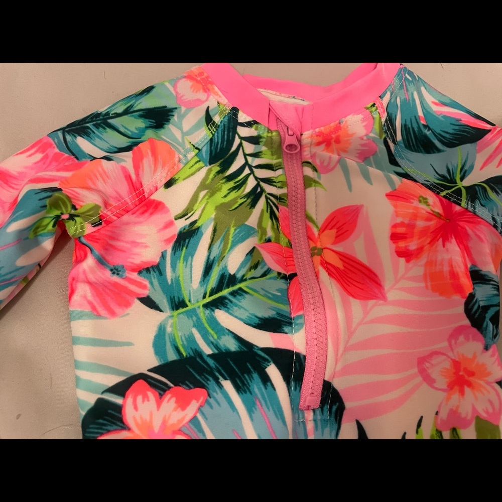2T Bathing Suit - Picture 2 of 4